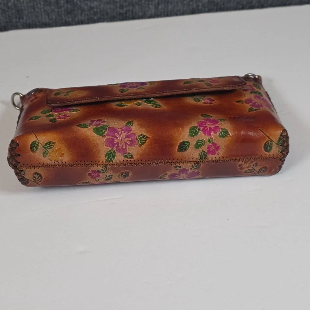 VTG Genuine Leather Clutch Zip Wallet Engraved Zip Closure‎ Floral Hawaii